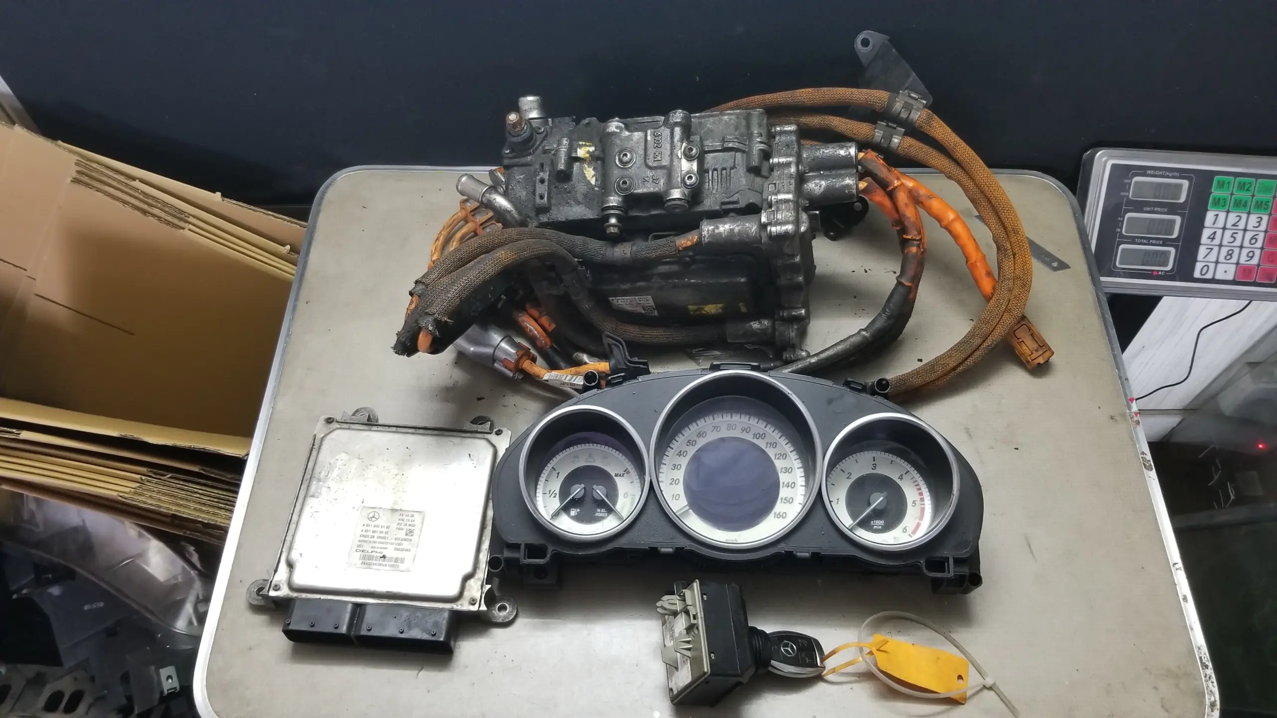 Mercedes E300 W212 hybrid voltage converter A6519008702 — front view