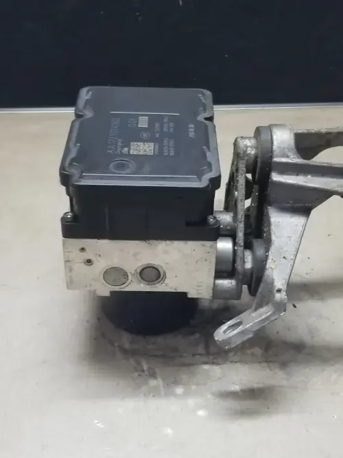 Mercedes C Class W204 ABS pump and module A1724312612
