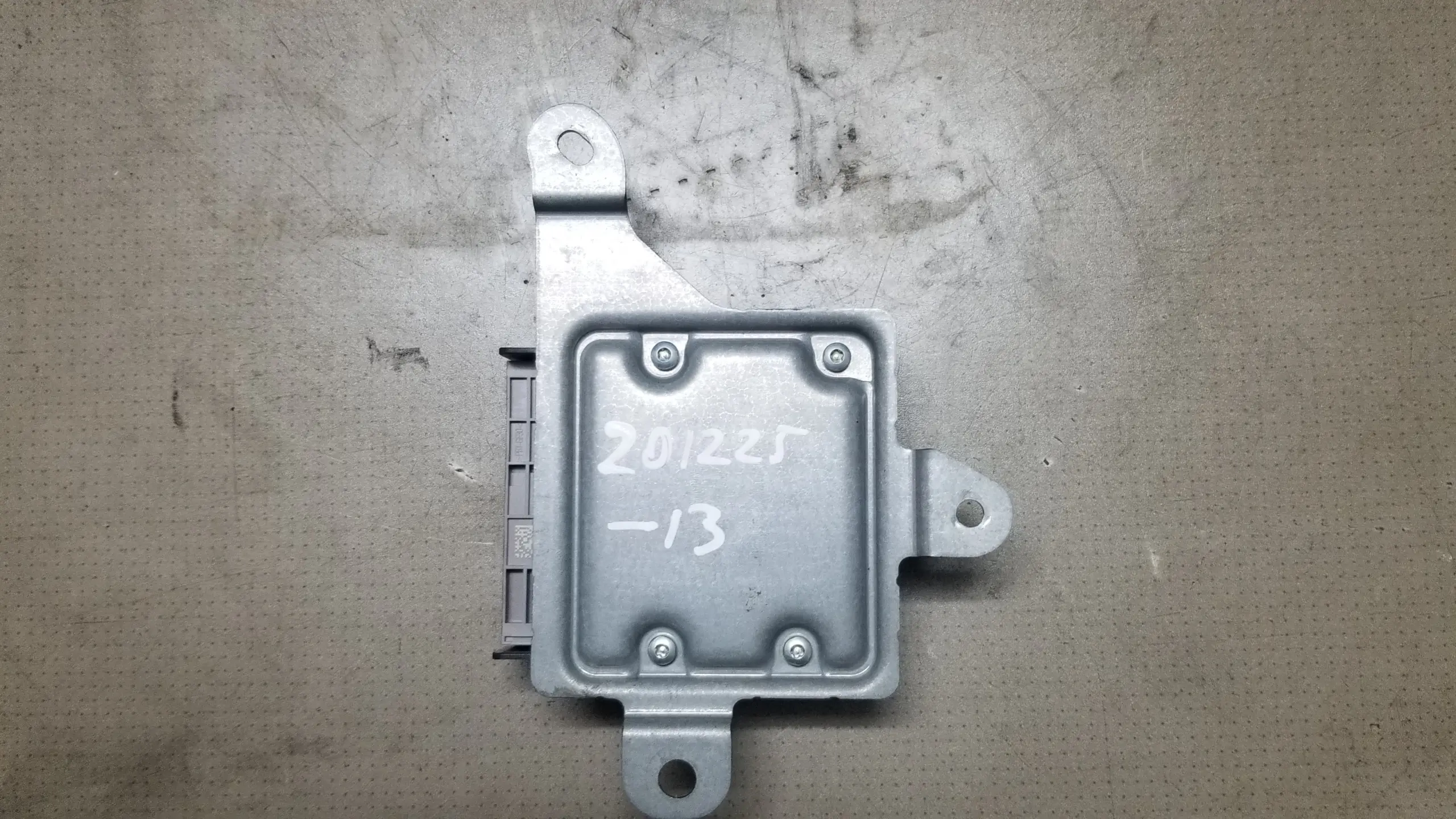 Renault Master airbag control unit 985106290R