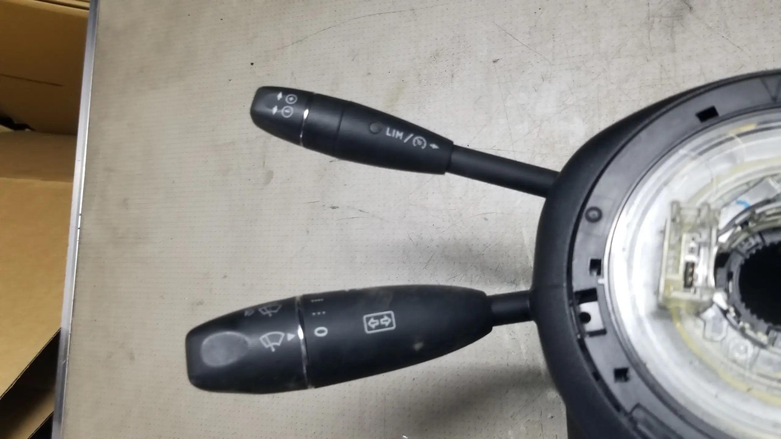 Mercedes C Class W204 Estate Combination Switch Stalk A2129007502 2012 - Image 3