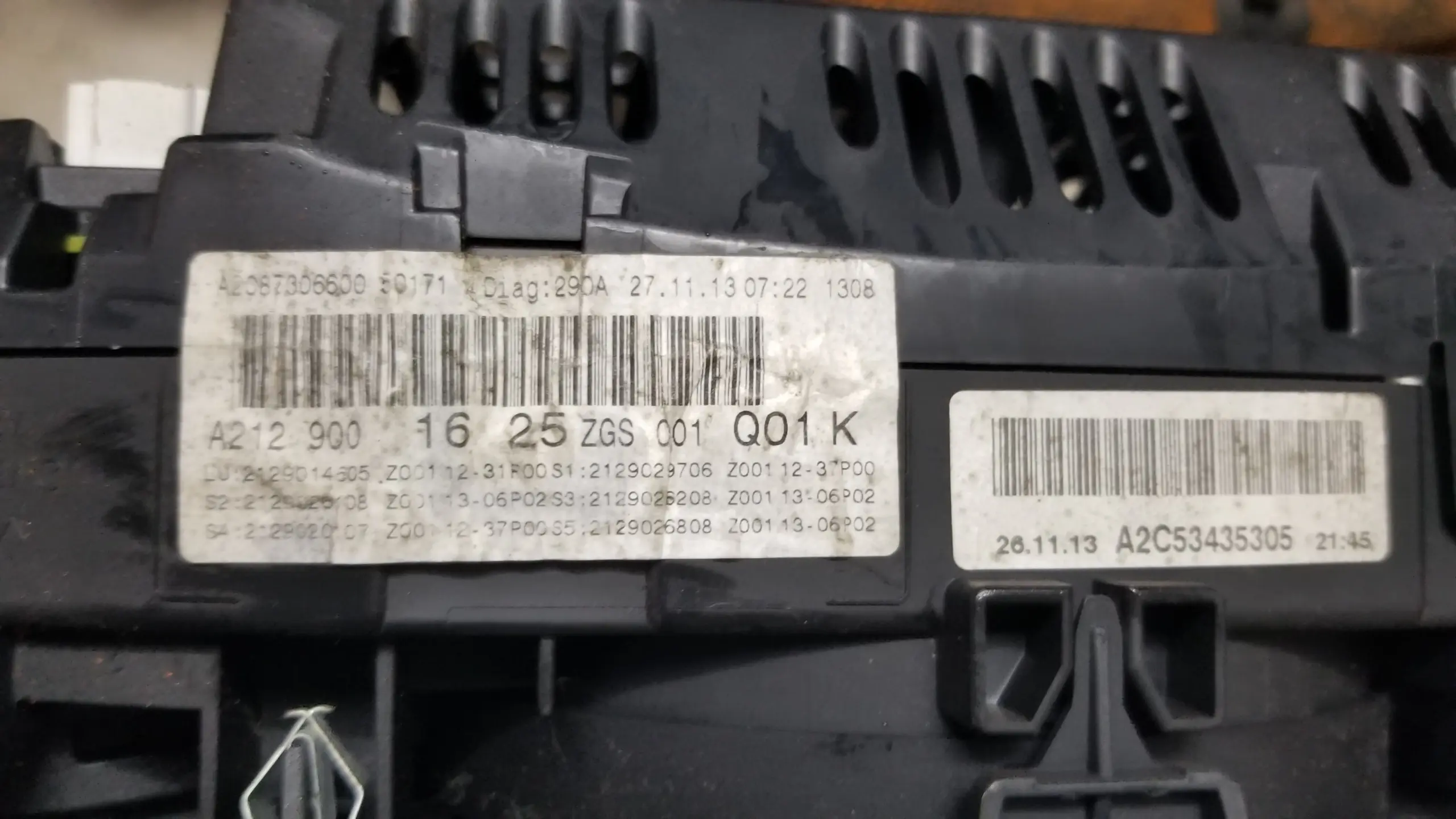 Used Mercedes E300 W212 hybrid converter cluster