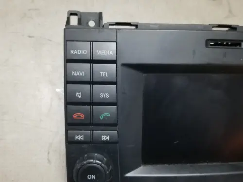 Volkswagen Crafter infotainment unit media and telephone buttons