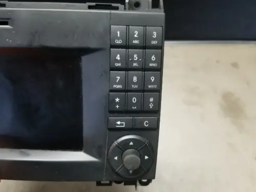 VW Crafter radio CD navigation unit keypad and control buttons