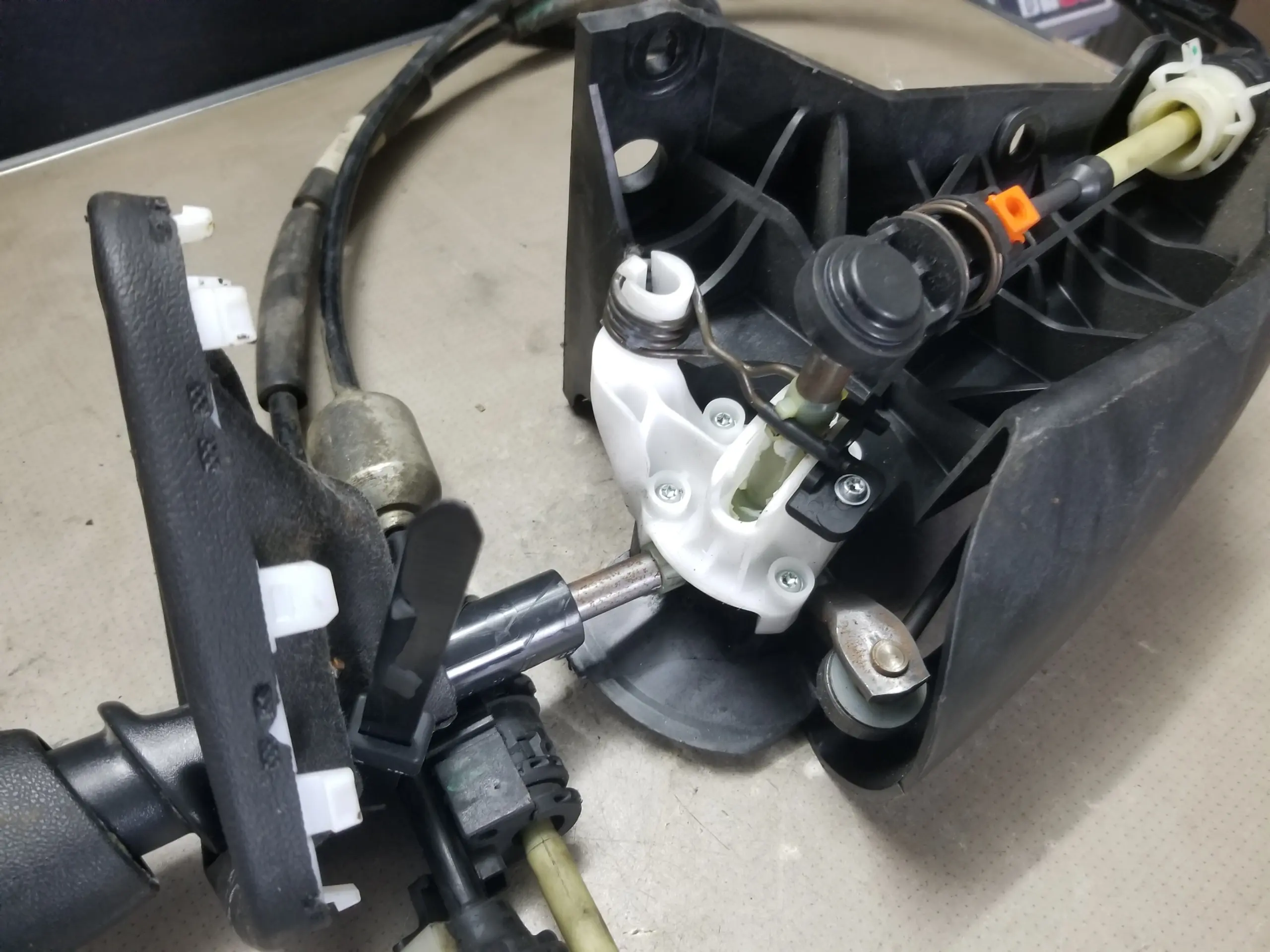 Renault Master 2019 gear change cable linkage