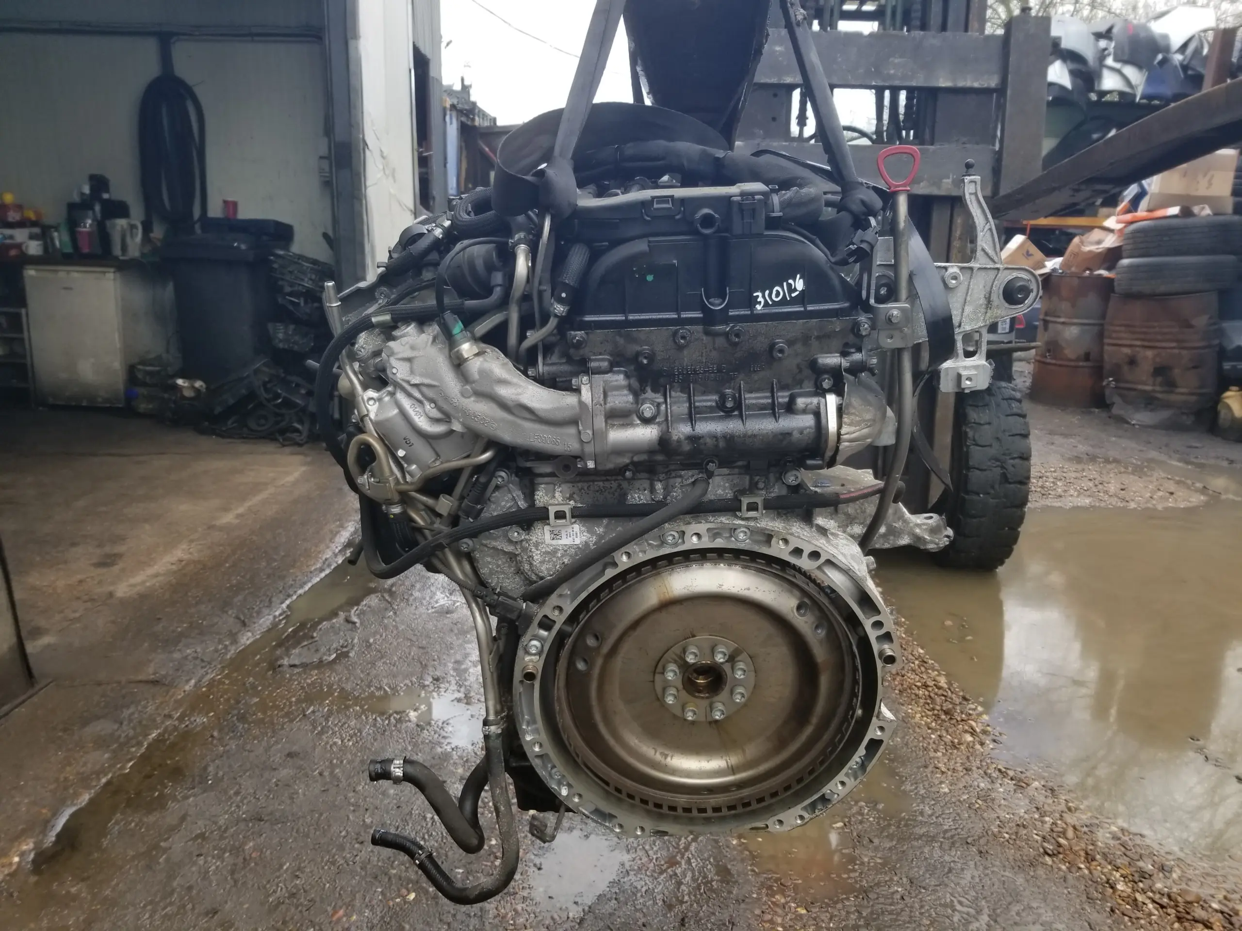 Mercedes C Class C200 engine rear view with flywheel