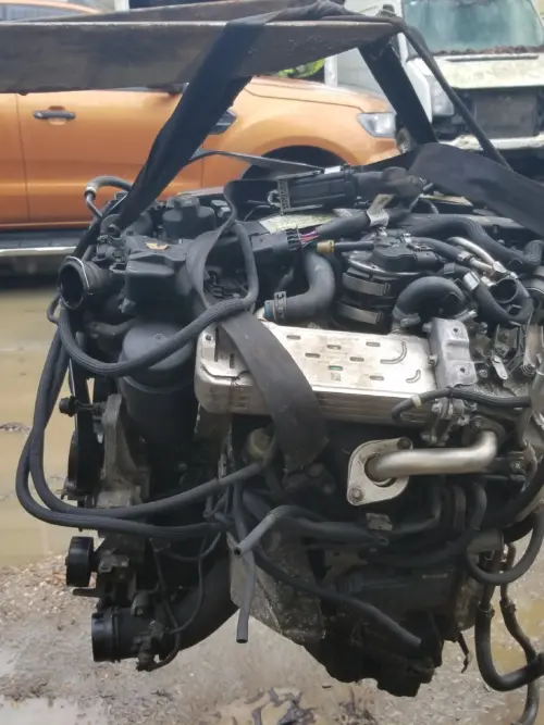 Mercedes C Class W204 engine block and wiring detail