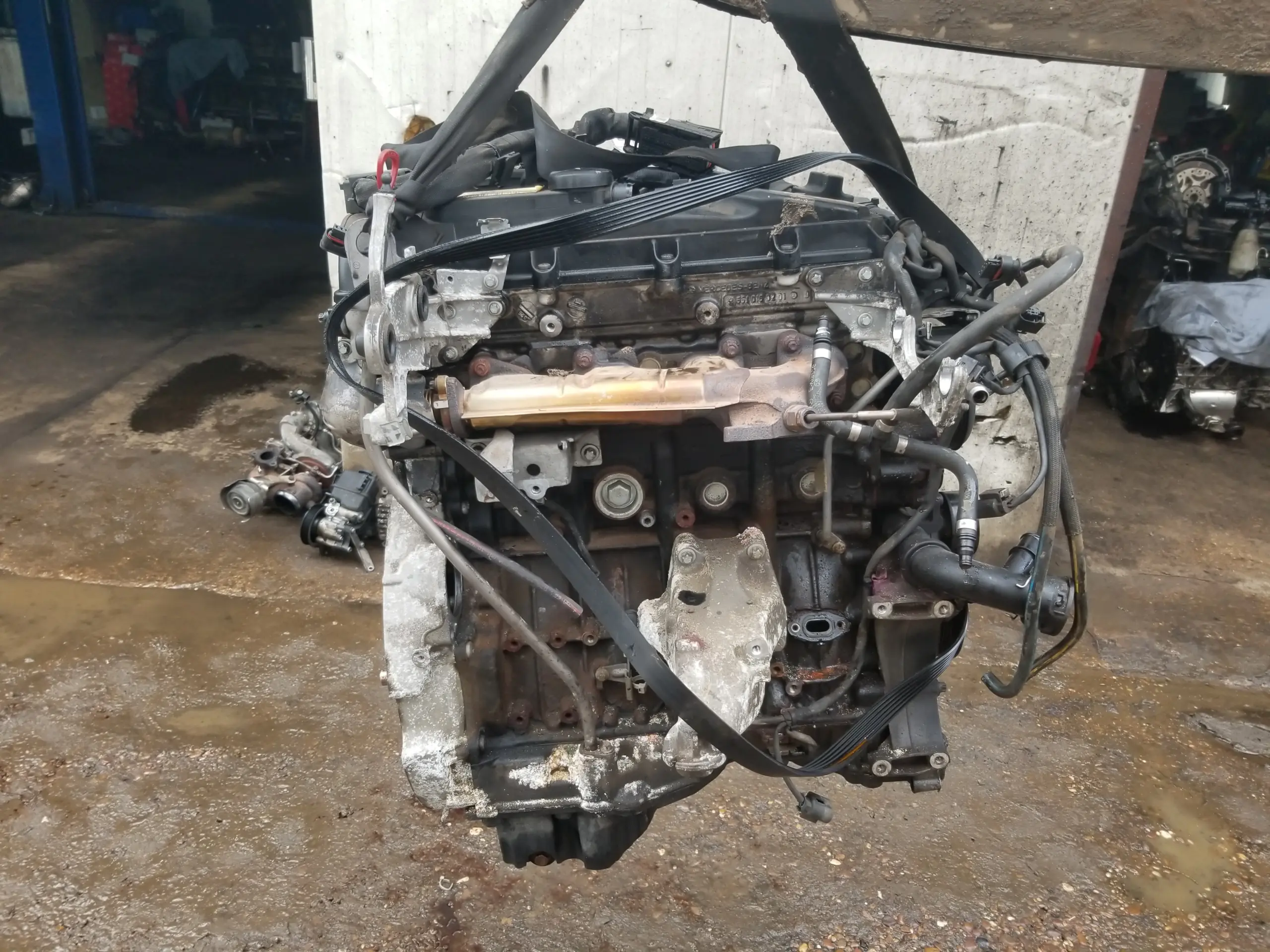 Mercedes C Class W204 engine block and wiring detail