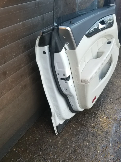 CLS W218 front passenger door rubber seal and edge condition