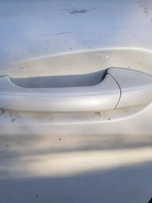 Mercedes CLS W218 white front door handle detail