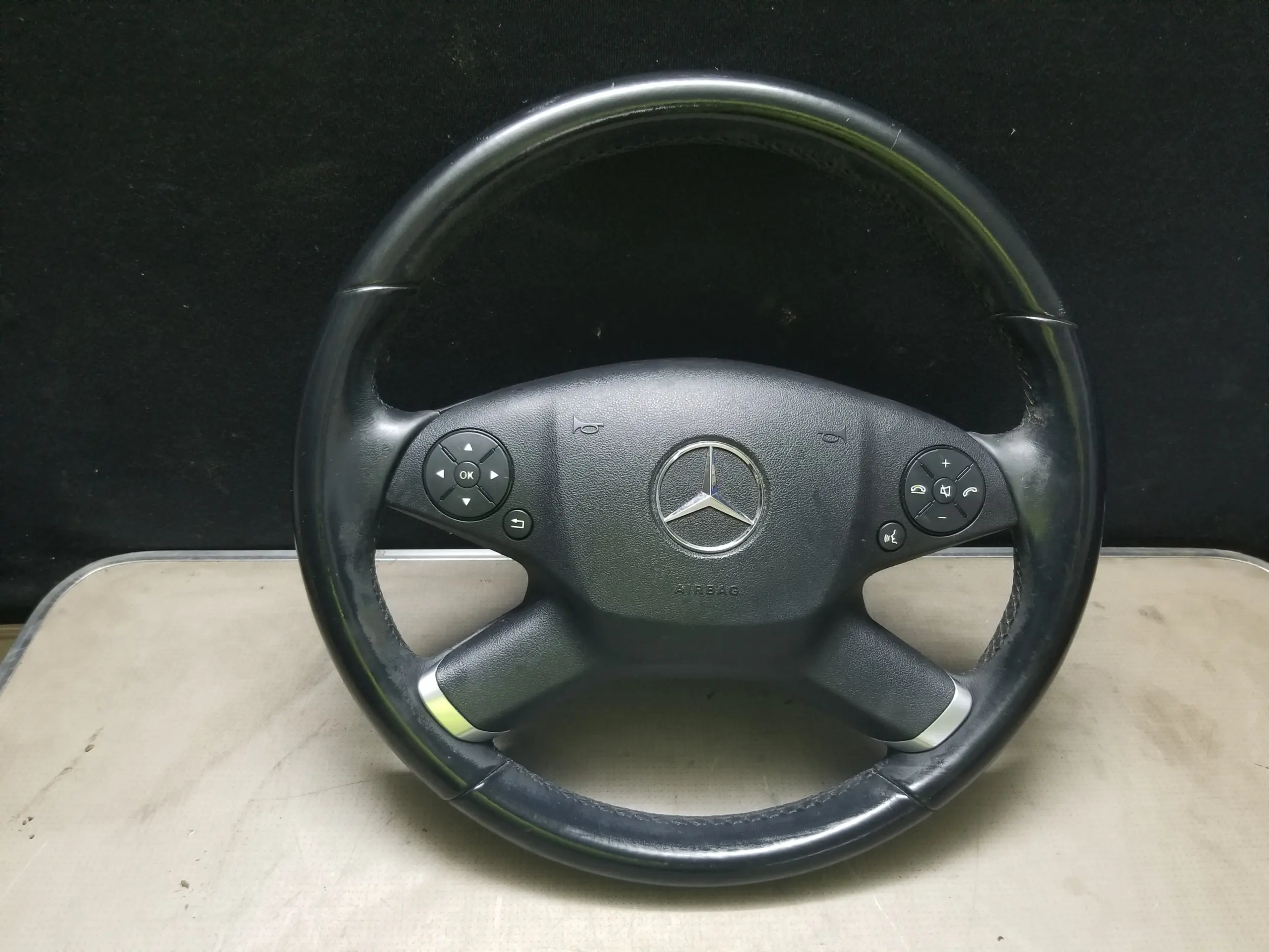 Mercedes E-Class W212 E220 multifunction steering wheel front view