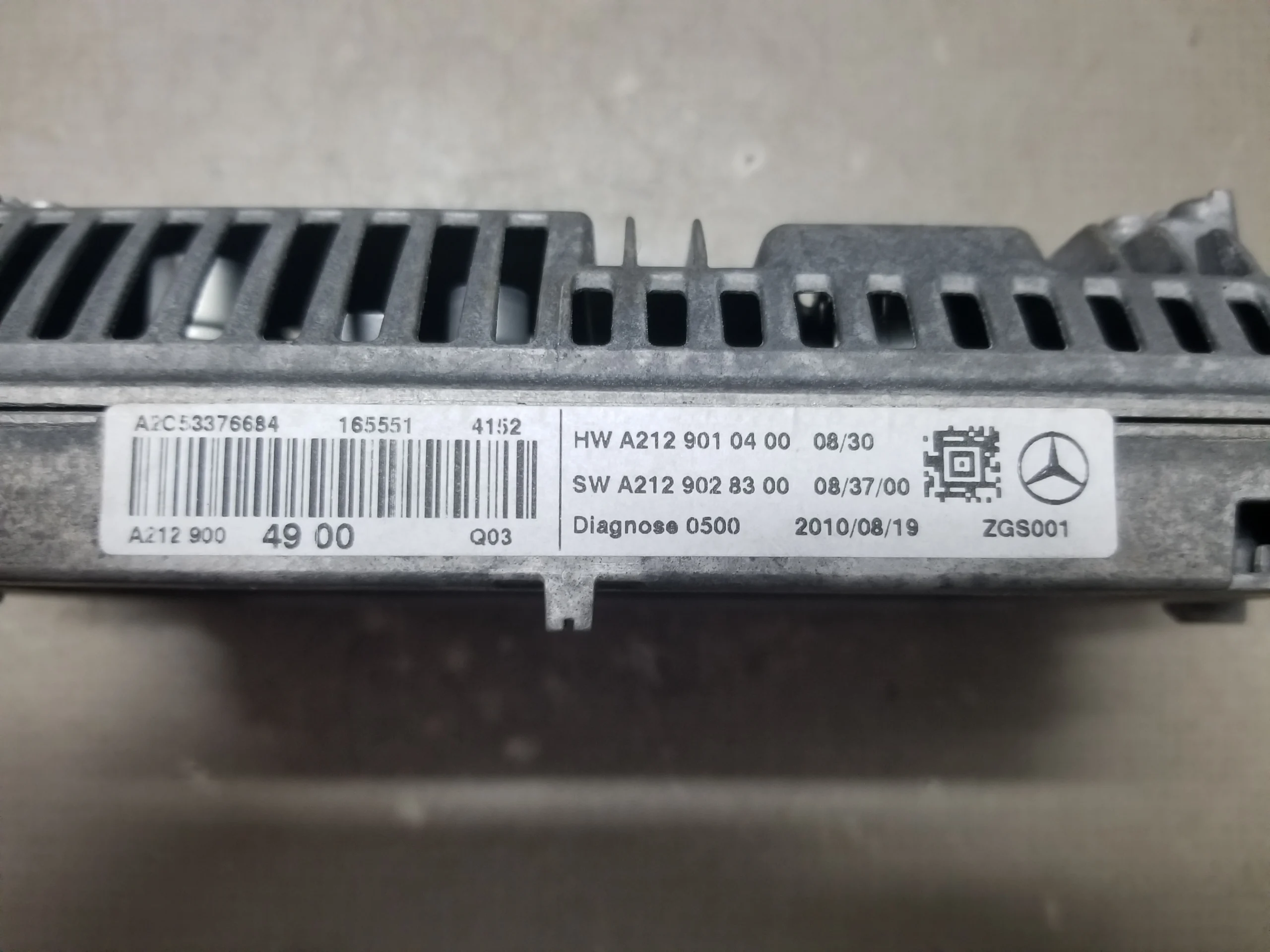 OEM Mercedes display screen A2129004900 label