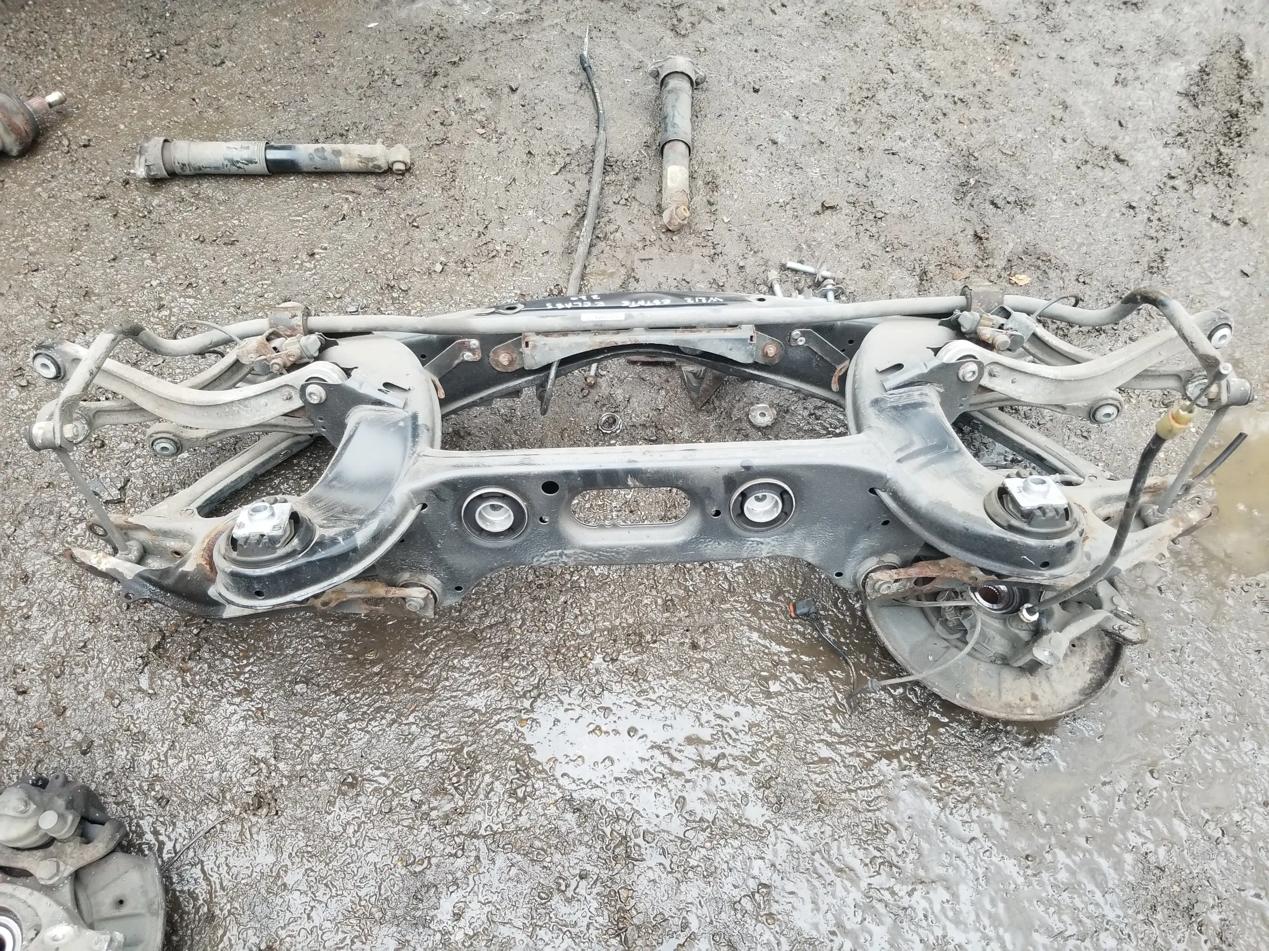 Mercedes E220 W212 Estate rear axle carrier with suspension mounts