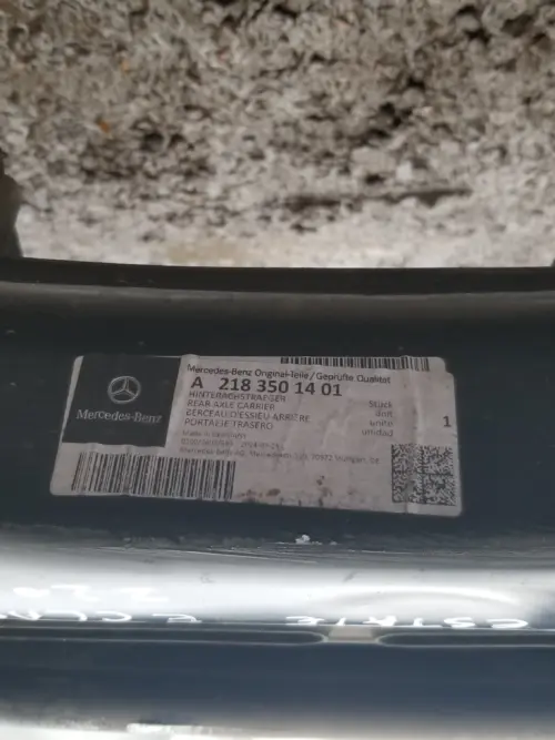 Mercedes E220 Estate rear subframe crossmember detail