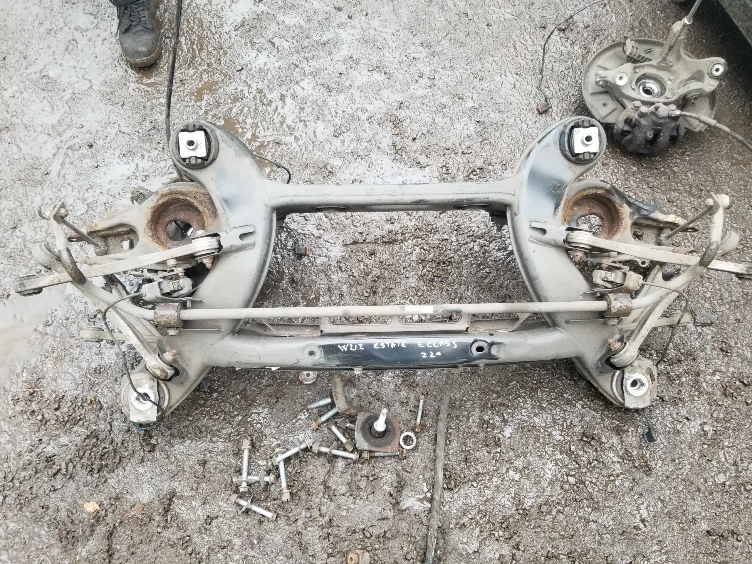 Mercedes E-Class W212 Estate rear subframe complete assembly