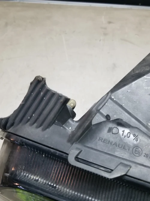 Renault Master headlamp mounting points passenger side