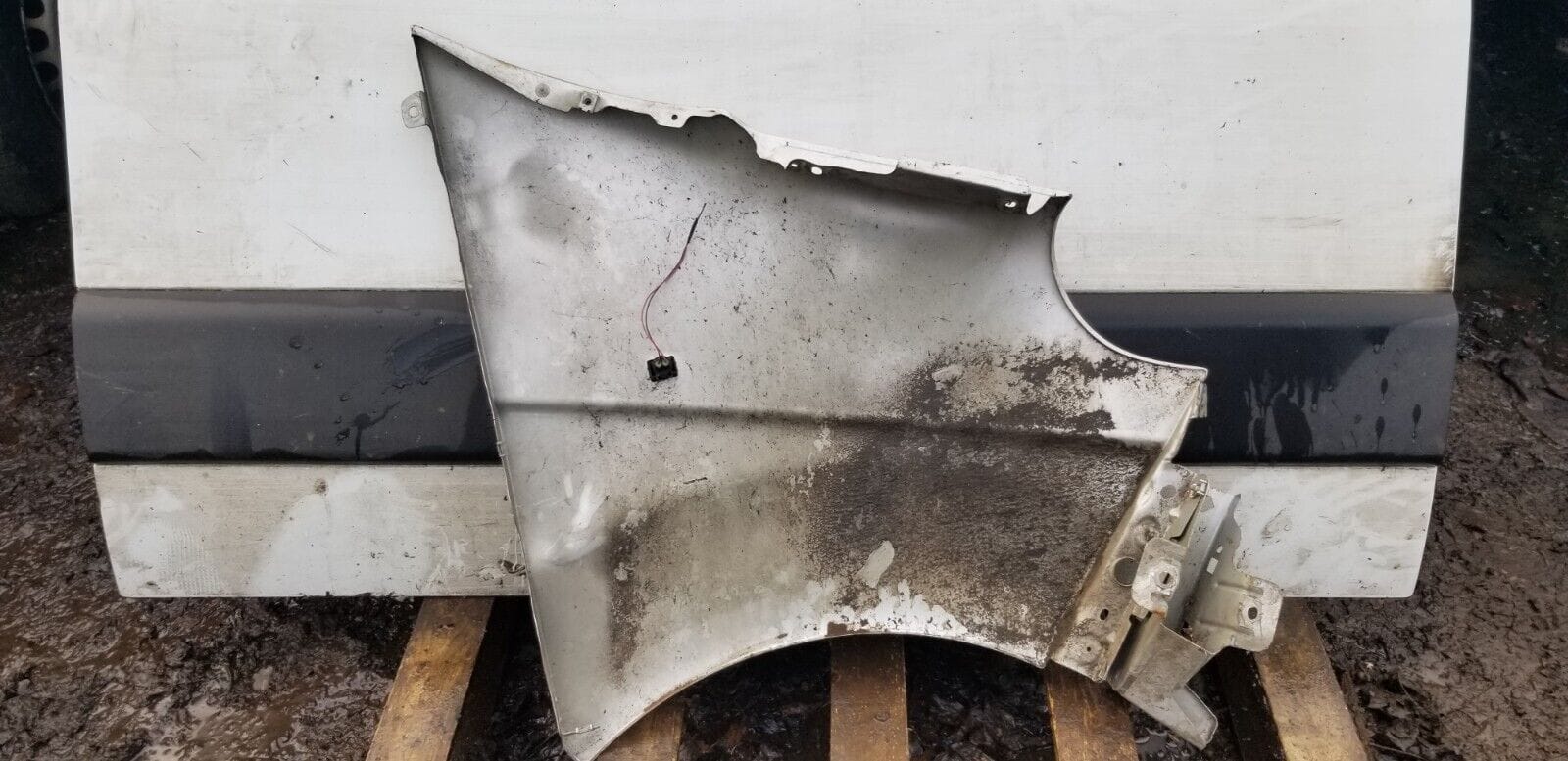 2001-2014 MK2 RENAULT TRAFIC FRONT WING LH PASSENGER SIDE - Image 3