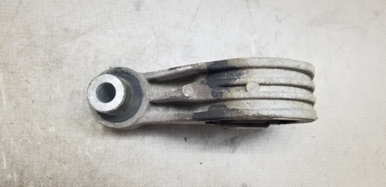 2011 NISSAN QASHQAI 1.5 Diesel Engine Mount - Image 4