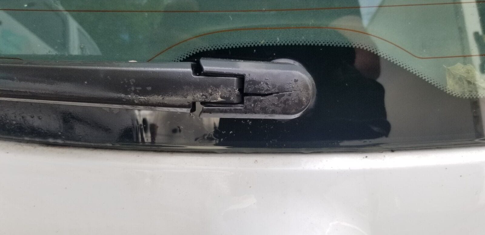 2011 Vauxhall Astra Exclusiv CDTI Door Hatchback Tailgate - Image 3