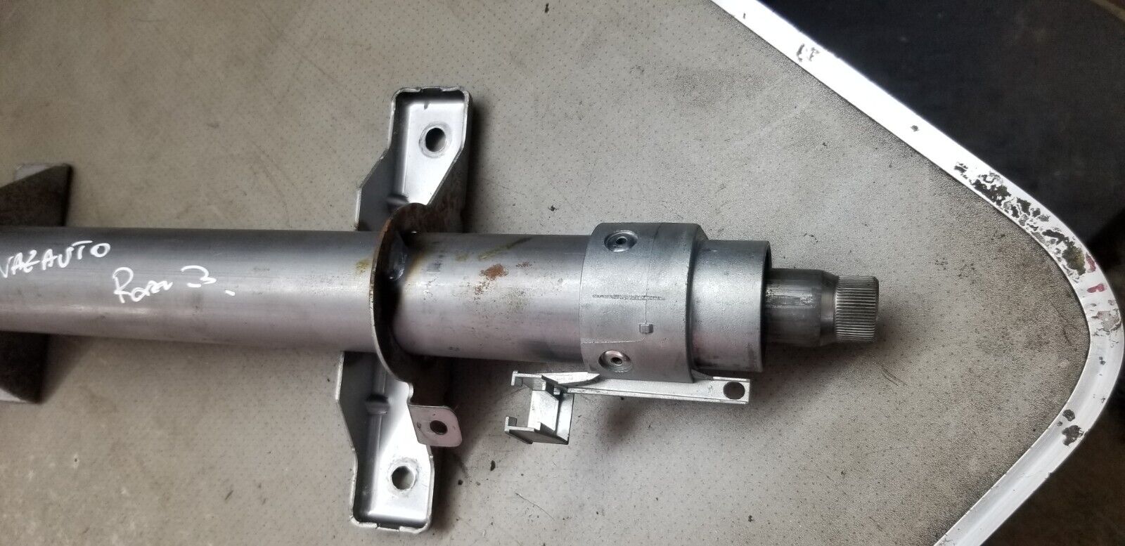 2015 MERCEDES BENZ SPRINTER Mk2 (906) 2.1L Diesel Power Steering Column - Image 4