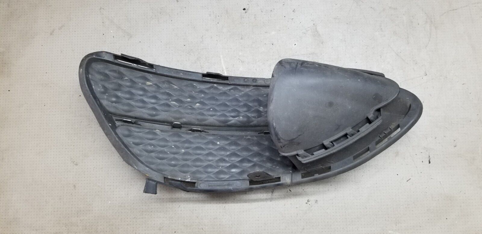 2015 Mercedes E-Class E220 Estate W212 Right Side Lower Bumper Grill - Image 3
