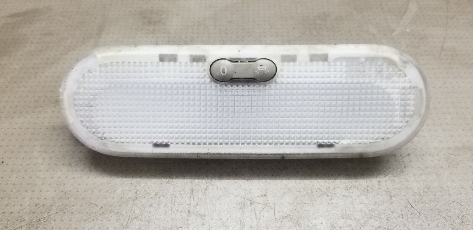 2015 RENAULT TRAFIC FRONT COURTESY INTERIOR READING LIGHT 8200439421