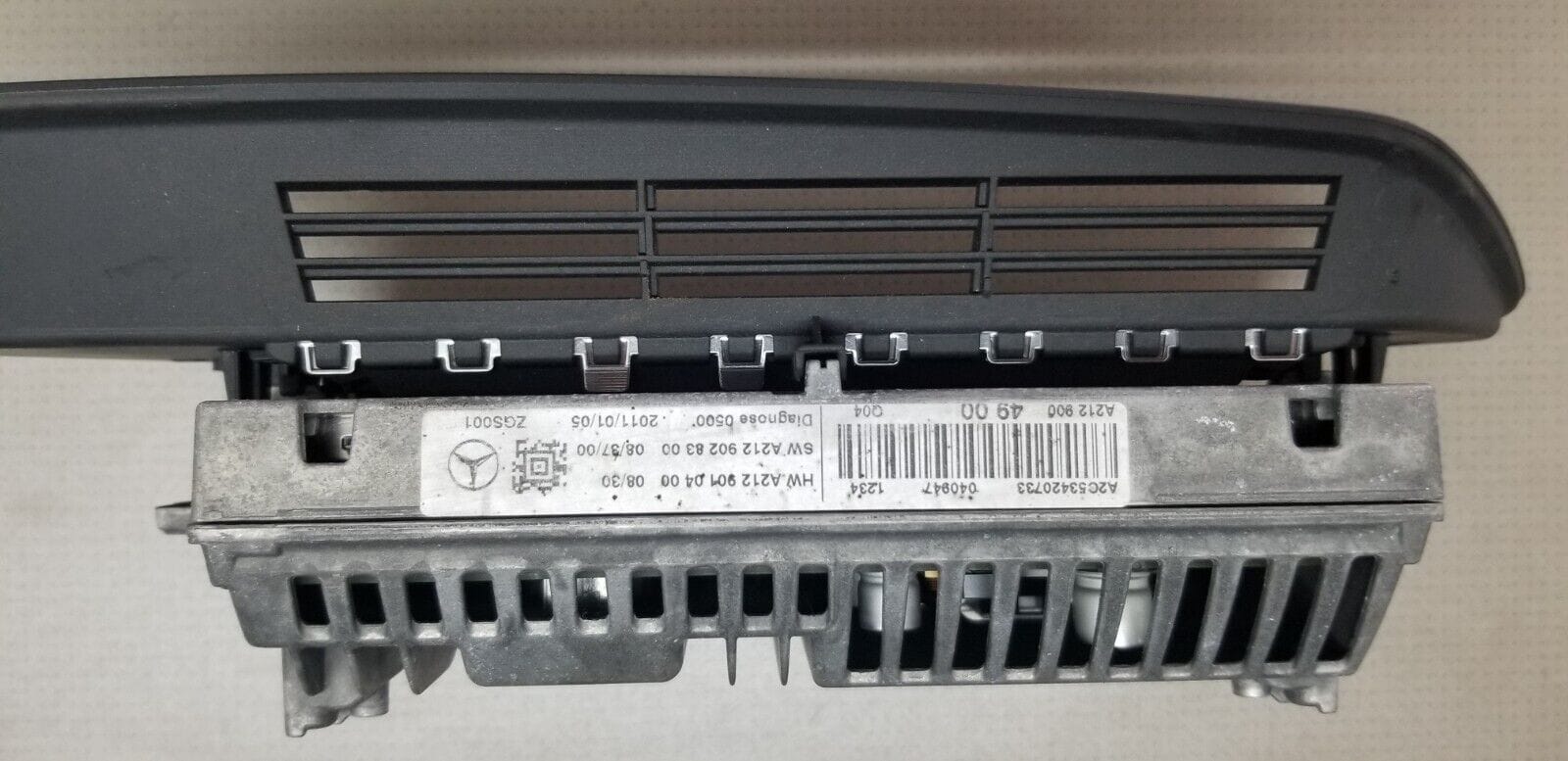 MERCEDES-BENZ E-CLASS LCD Screen Replacement