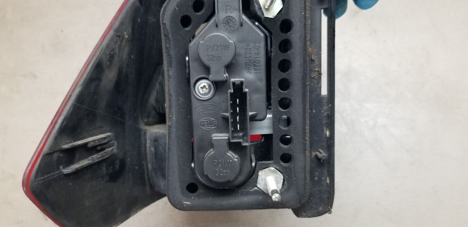 Ford Galaxy Mk3 Driver Side Right Rear Outer Tail Light Lamp |O - Image 5