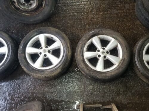 Genuine Nissan Qashqai J11 6.5×17″ ET40 Alloy Wheels 40300EY17C and Tyres