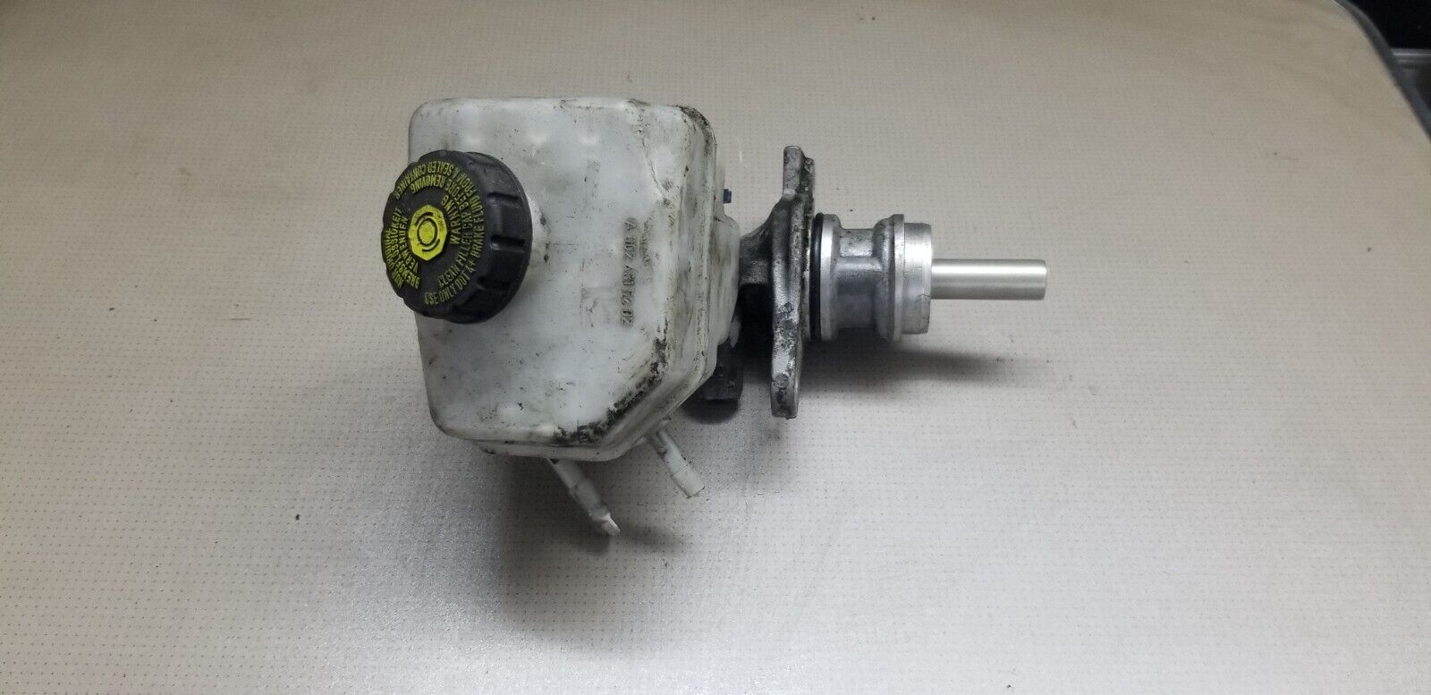 Genuine Mercedes Sprinter Brake Master Cylinder 2006-2018 W906 A0024315202