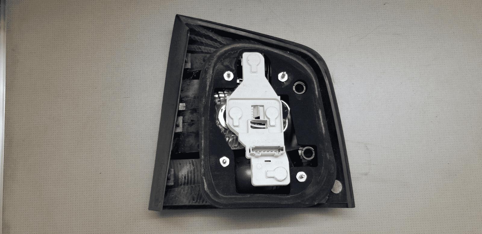 Genuine Skoda Octavia Rear Light 2009-2013 Estate Tailight Passenger Side - Image 5