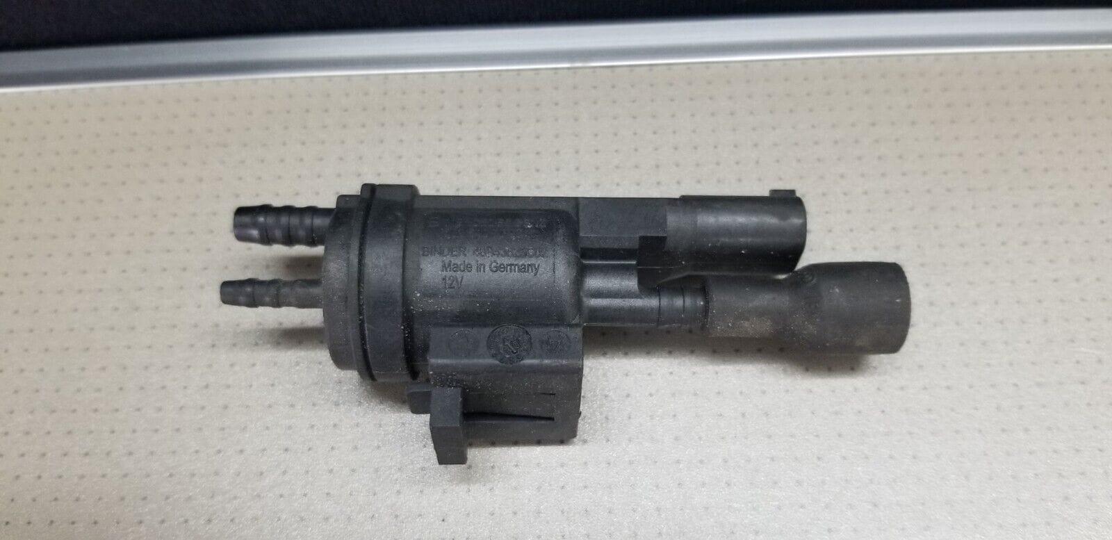 Mercedes Benz Coupe E-Class E220 / Charge Over Valve - 0025407097 - Image 3