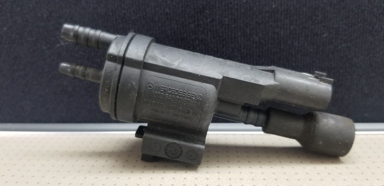 Mercedes Benz Coupe E-Class E220 / Charge Over Valve - 0025407097