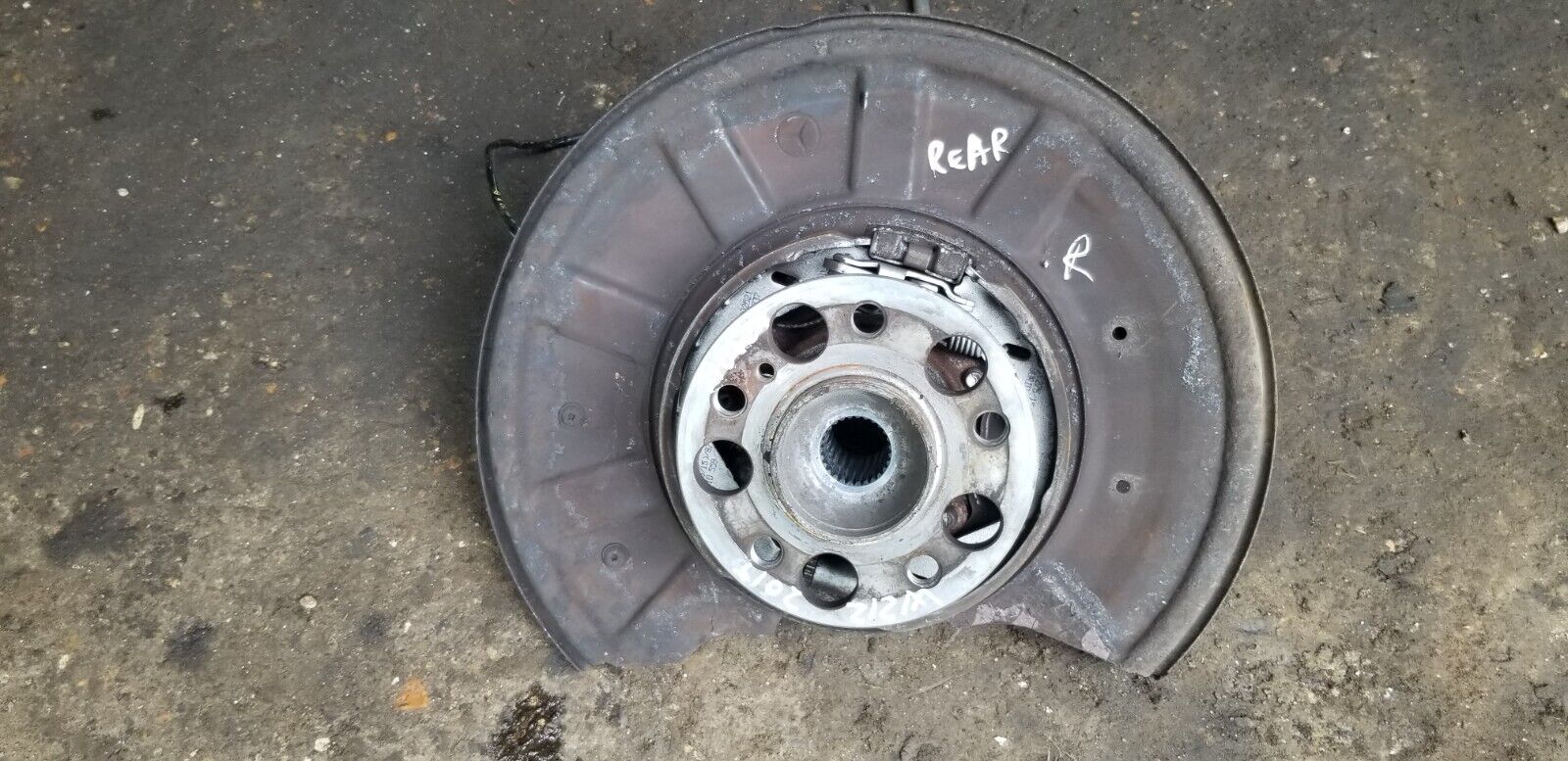 Mercedes Benz E-Class 2015 W212 Drivers Rear Right Hub Assembly |O - Image 5