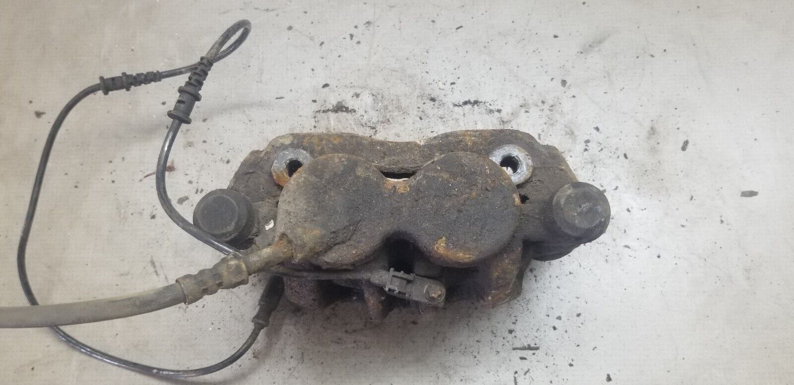 MERCEDES BENZ SPRINTER W906 2014 FRONT LEFT PASSENGER SIDE BRAKE CALIPER - Image 3