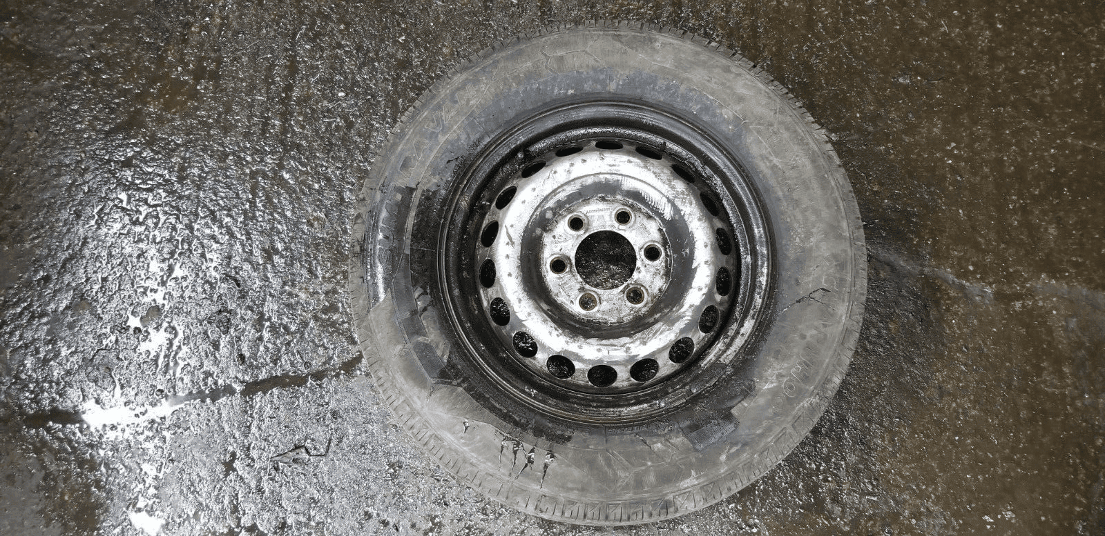 MERCEDES-BENZ SPRINTER W906 STEEL WHEEL + TYRE A0014014802