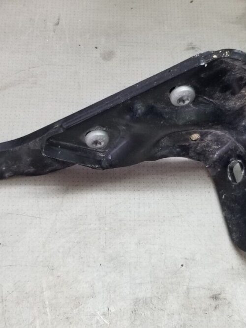 MERCEDES BENZ VITO 2004-2015 LEFT SLIDING DOOR BOTTOM BRACKET A6397660000