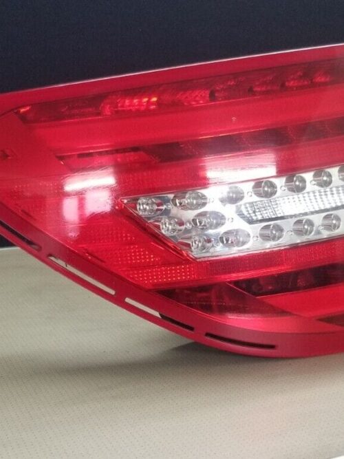 W204 C-Class left rear LED tail light replacement