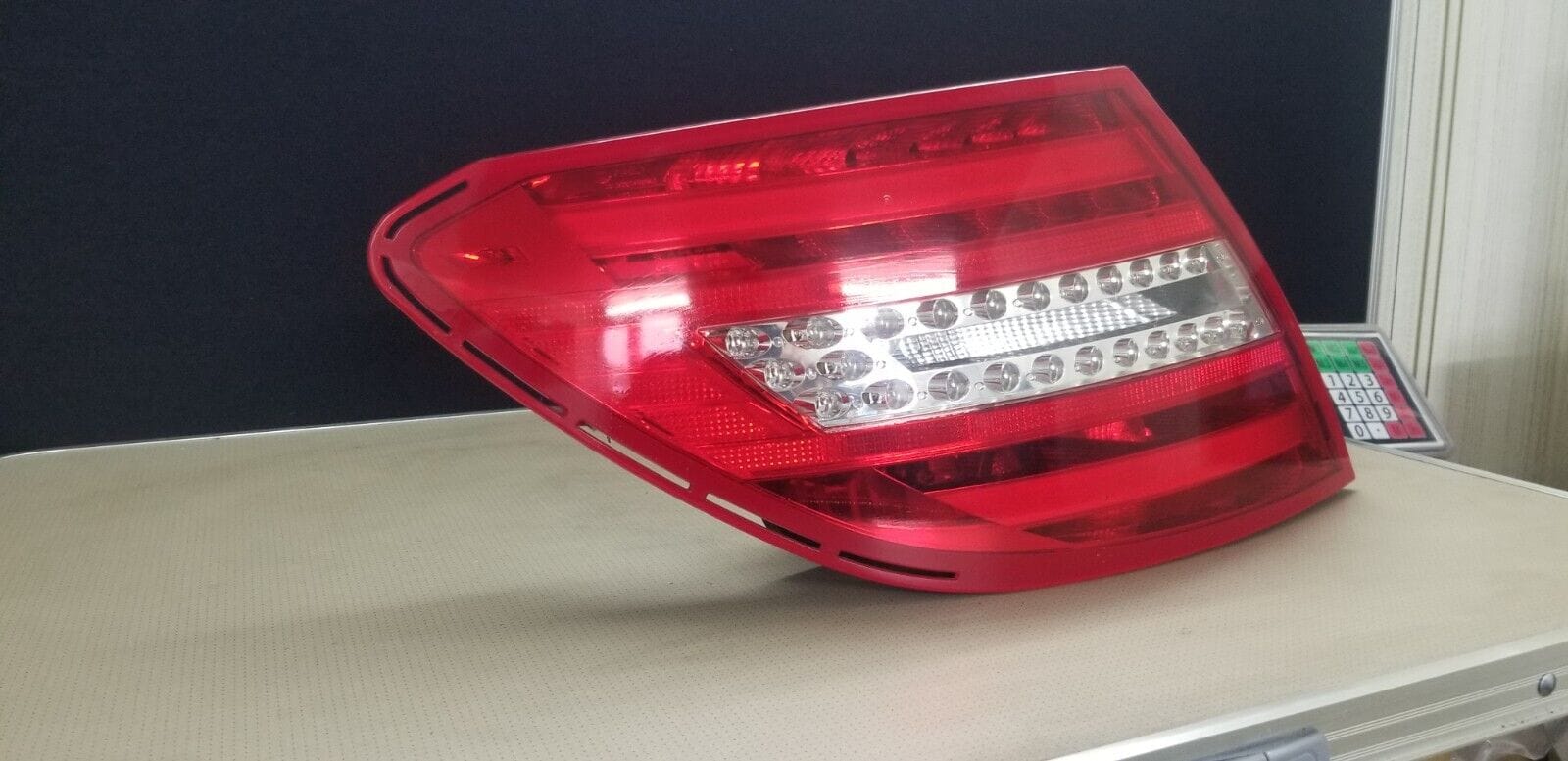 W204 C-Class left rear LED tail light replacement