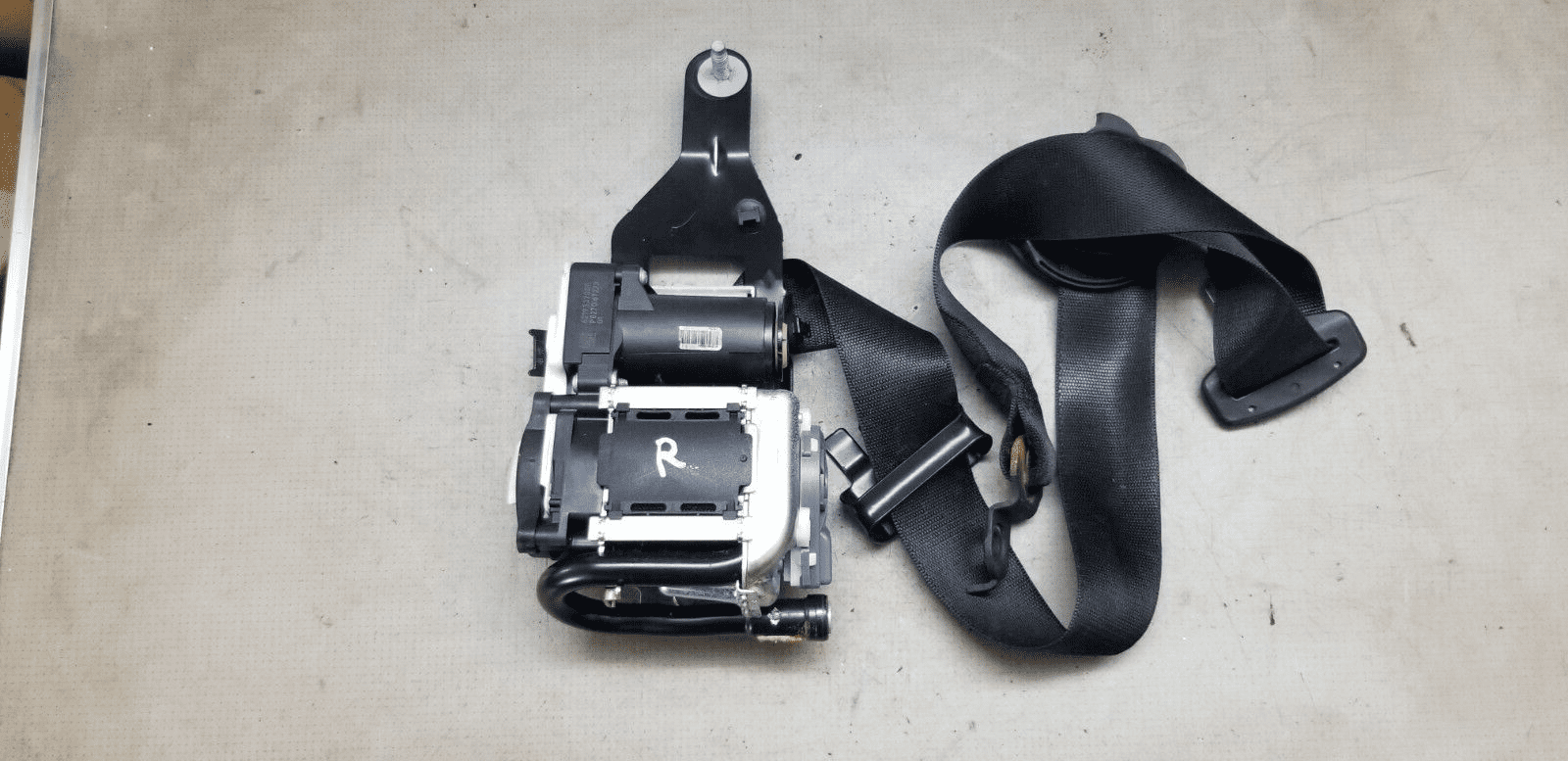 Genuine Mercedes E Class W212 driver seat belt 2015