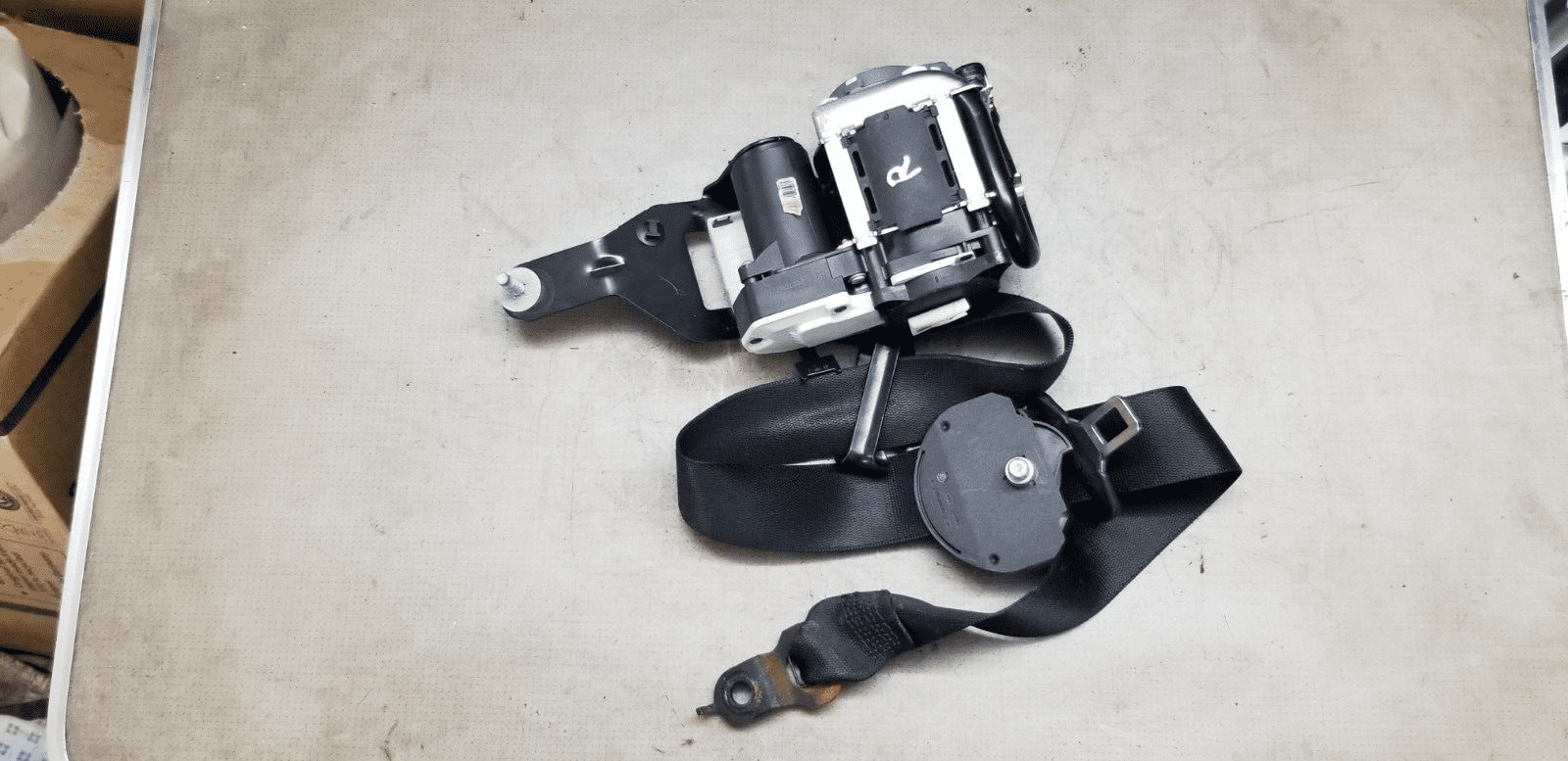 Mercedes Benz E Class W212 driver seat belt 2015 620048100 front view