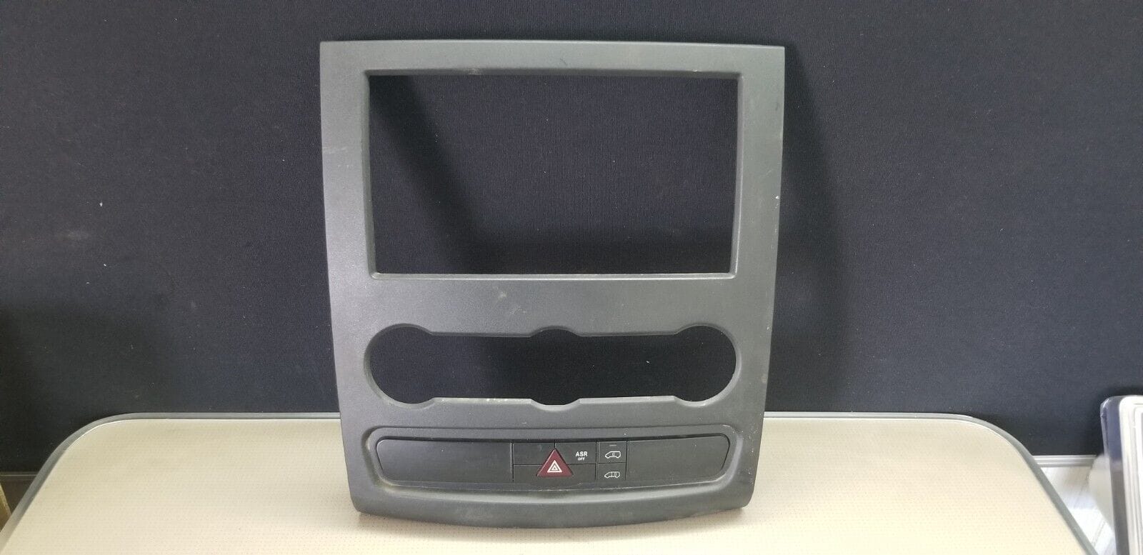 Mercedes Sprinter Heater Control Stereo Centre Surround Trim 07-18 A9066800017 |O