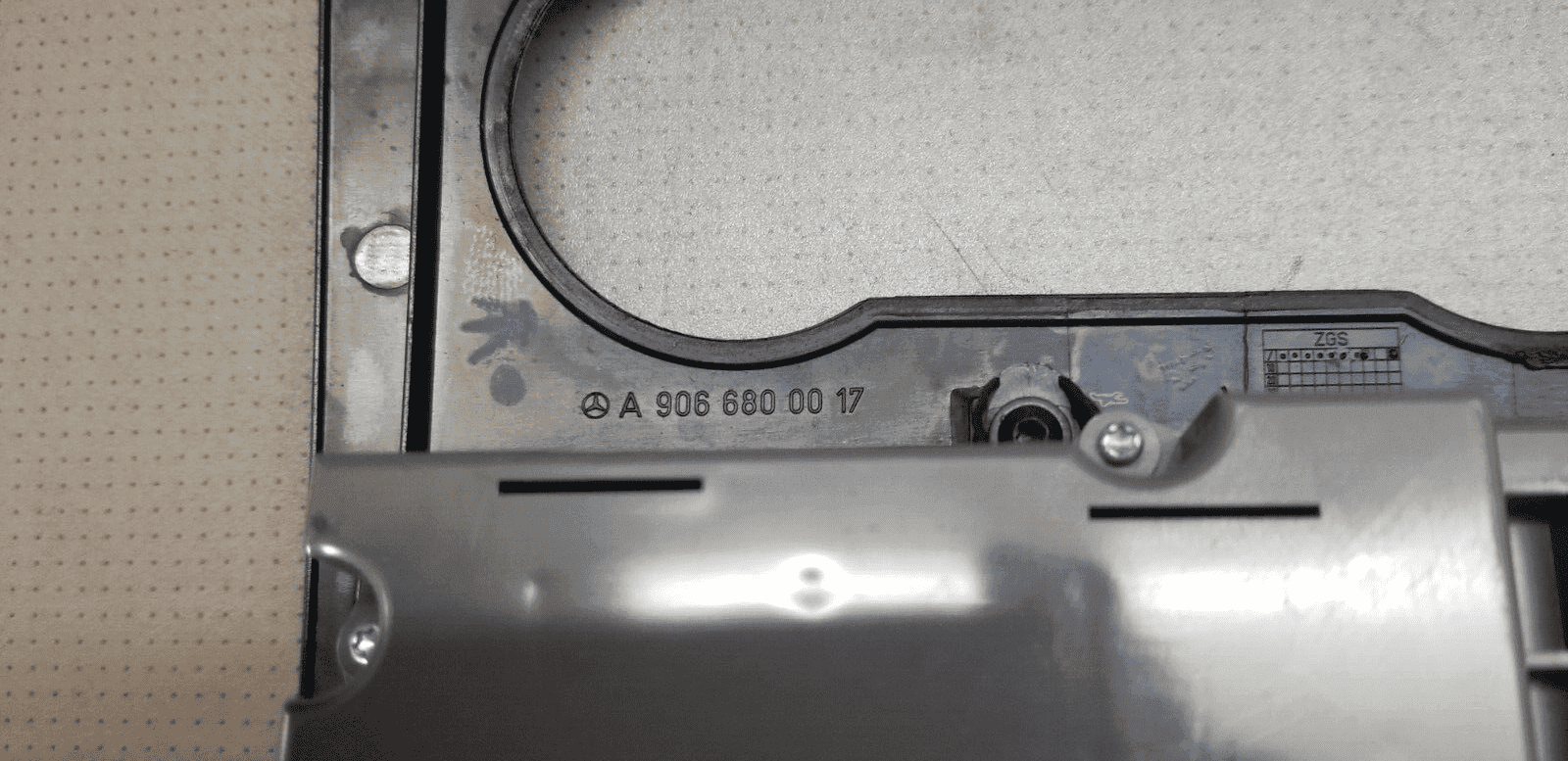 Mercedes Sprinter Heater Control Stereo Centre Surround Trim 07-18 A9066800017 |O - Image 4