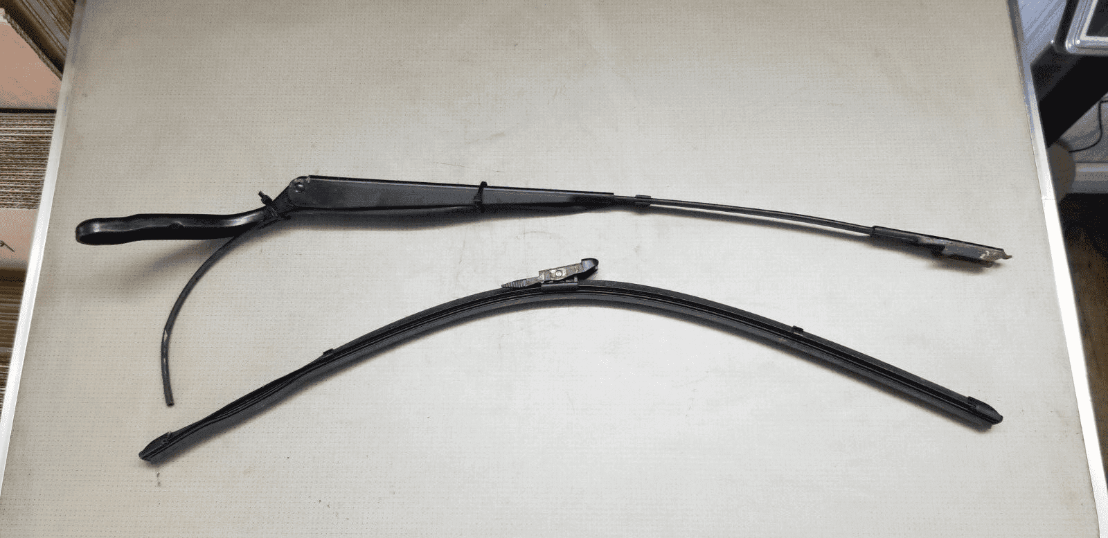 MERCEDES SPRINTER VW CRAFTE DRIVER SIDE WIPER ARM GENUINE 2008-18 A9068200744