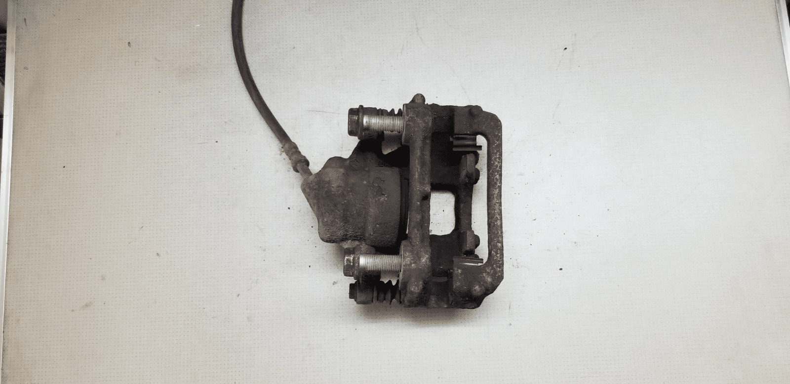 Mercedes Sprinter Volkswagen Crafter 2007-2016 Right Rear Brake Caliper - Image 4