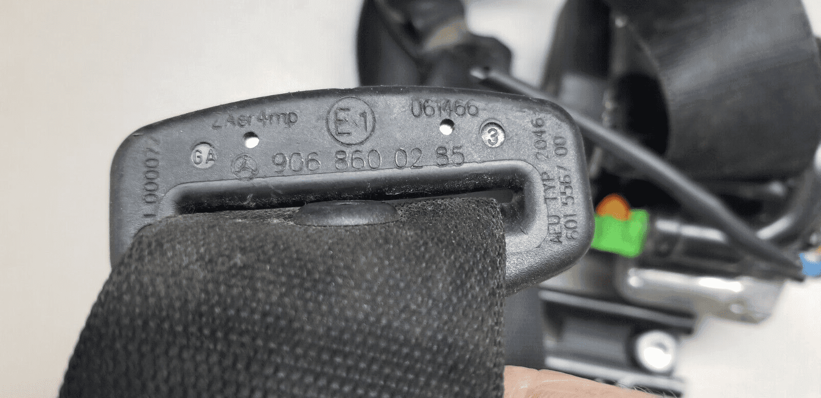 MERCEDES SPRINTER W906 2012 FRONT RIGHT O/S/F SEAT BELT A9068600285 - Image 7