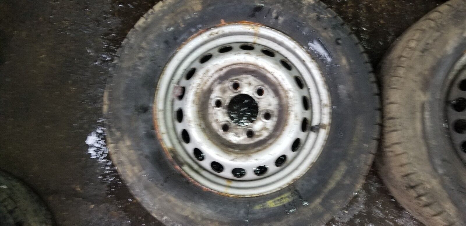 Mercedes Sprinter 16 Inch Steel Wheels and Tyres 235/65 R16C A0014014802 - Image 3