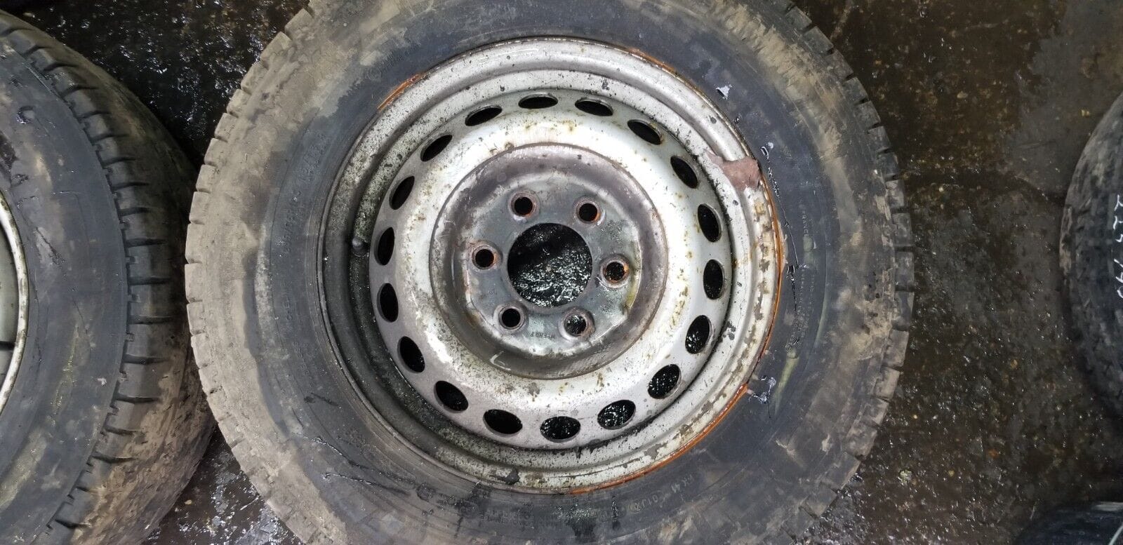 Mercedes Sprinter 16 Inch Steel Wheels and Tyres 235/65 R16C A0014014802 - Image 4