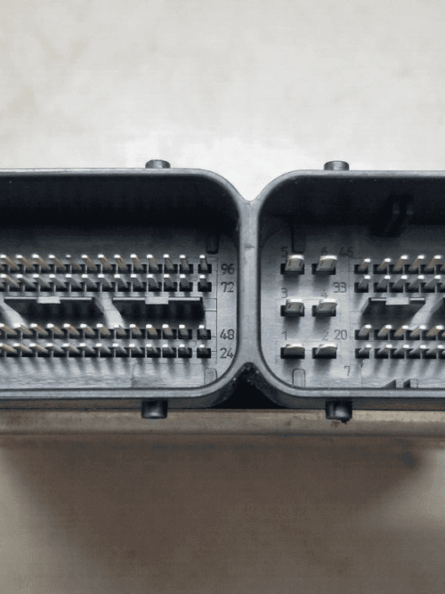 Side connector of Mercedes ECU A6519007401 OM651 module