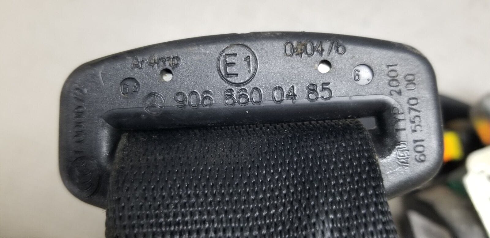 Mercedes W906 Seat Belt Front Right O/S Safety Belt Black A9068600485 - Image 4