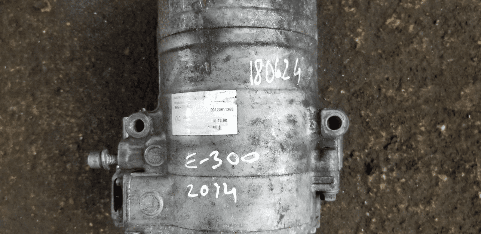 Mercedes-benz E300 Amg Hybrid W212 2013 2143 Air Con Compressoer Pump A0038301660 - Image 3